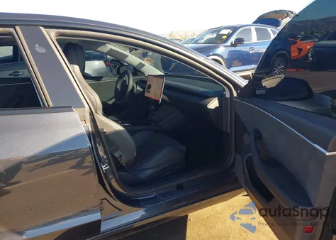 2024 Tesla Model 3 Performance All-Wheel Drive z USA, uszkodzony, nr VIN 5YJ3E1ET4RF906352